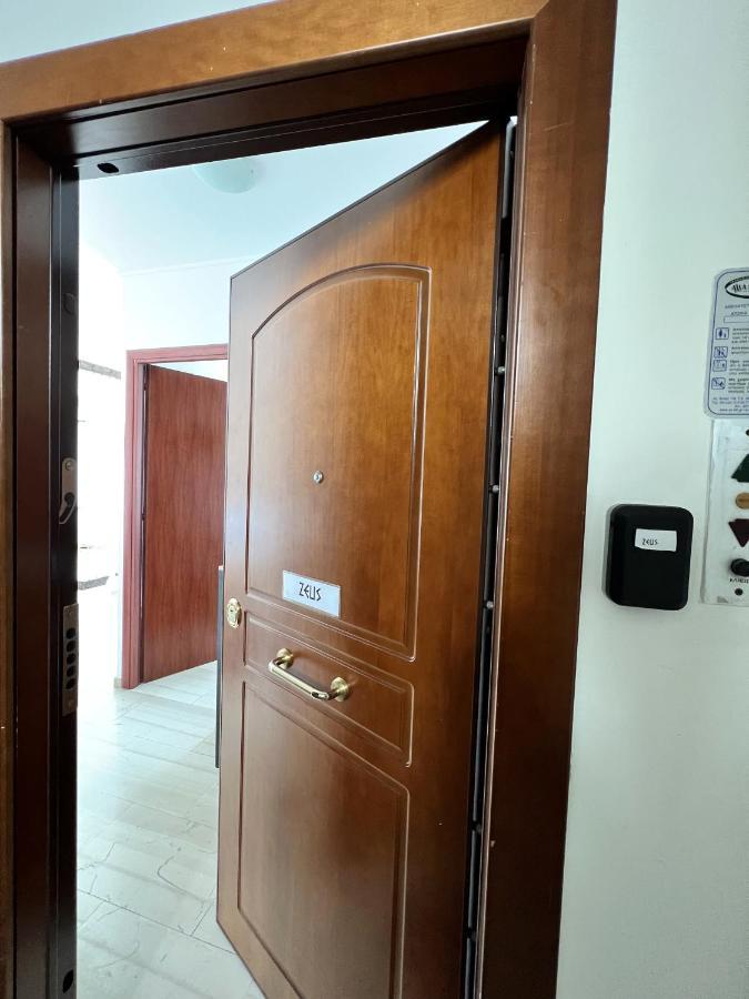 אתונה Zeus Bright & New Apartment - 25' Walk To The Acropolis מראה חיצוני תמונה